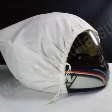 sacchetto contenente un casco da moto