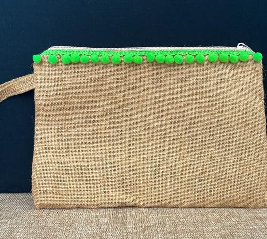 Pochette in juta naturale con pon pon 