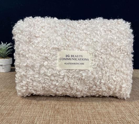 Pochette in boucé personalizzata