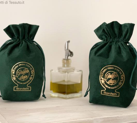 sacchetto in velluto per bottiglie di olio di oliva