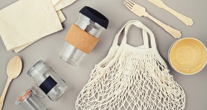 Sacchetti riutilizzabili vasetti e tazze di vetro per ridurre la plastica