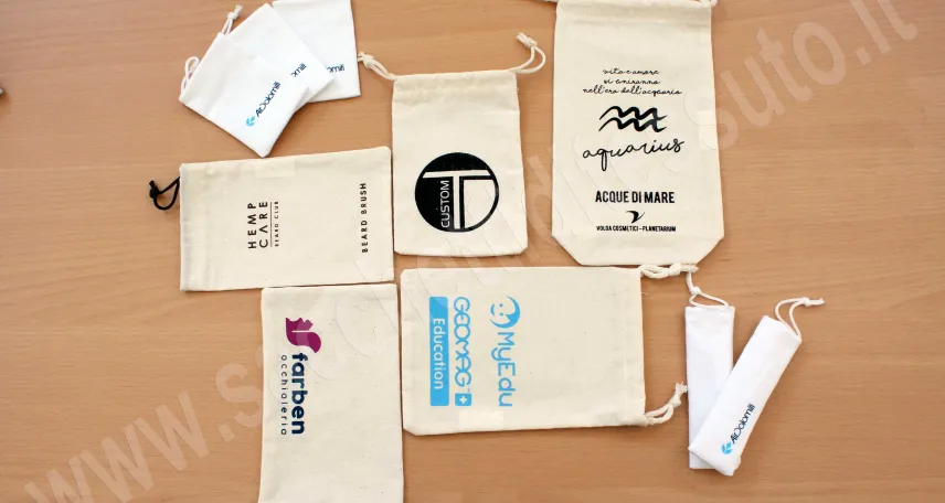 sacchetto di tessuto con cordino