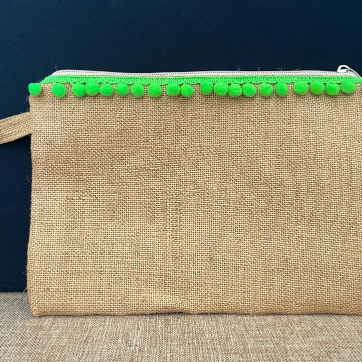 Pochette in juta naturale con pon pon 