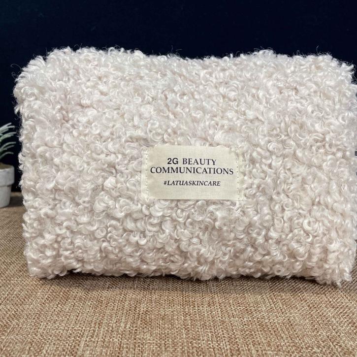 Pochette in boucé personalizzata