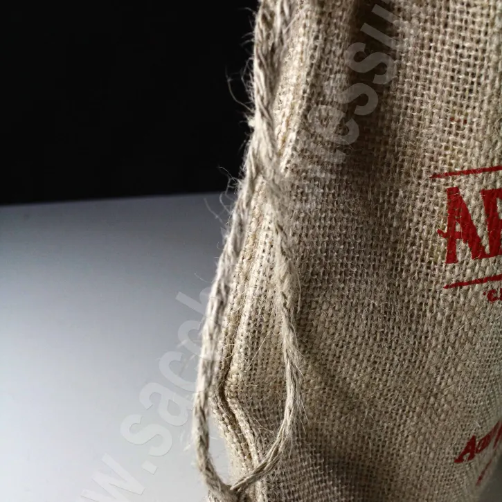 Sacchetto in juta porta bottiglie  chiusura a confetto dettaglio corde in juta  