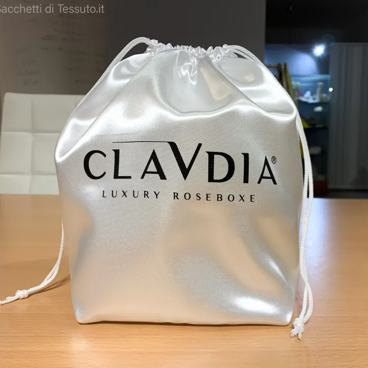 Sacchetto di raso bianco per cofanetti di rose