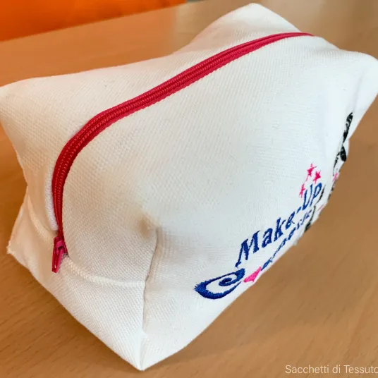 Pochette in cotone canvas con ricamo personalizzato