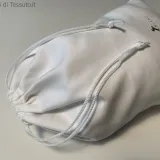 détail du sac en microfibre suédée