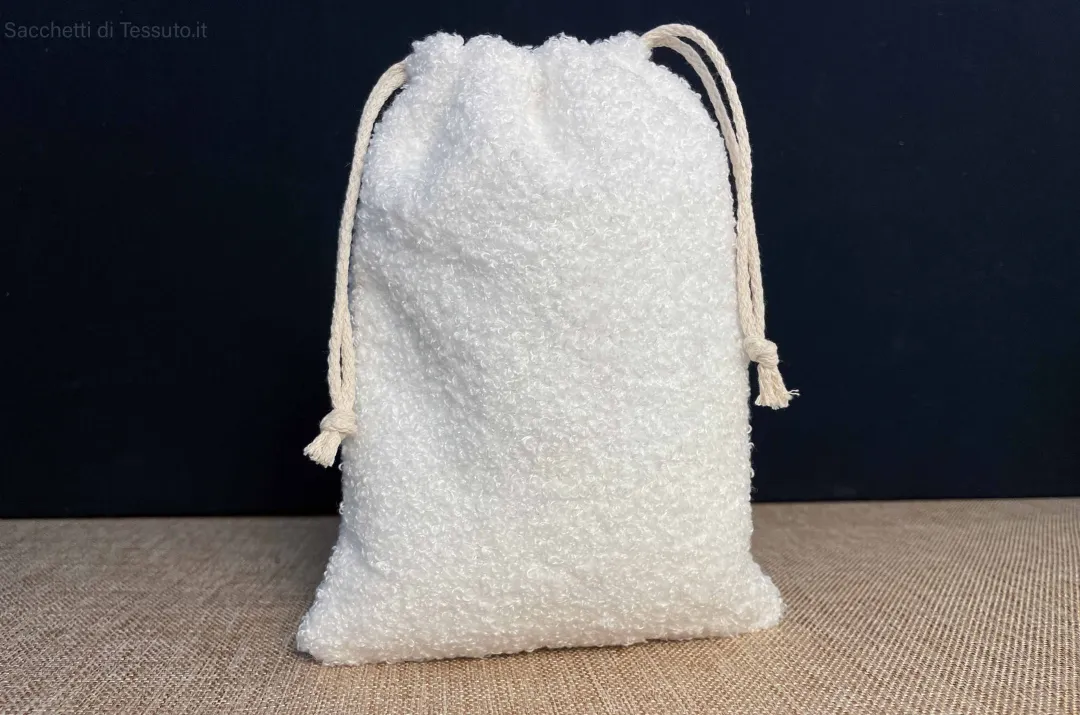 White bouclé fabric bag with closure 2 natural cotton cords