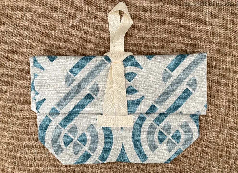 Rolled pouch in pre-printed cotton 1