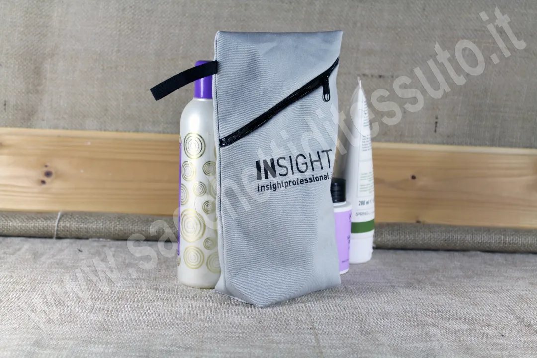 Colored twill cotton pouch with zipper closure for cosmetic and beauty products