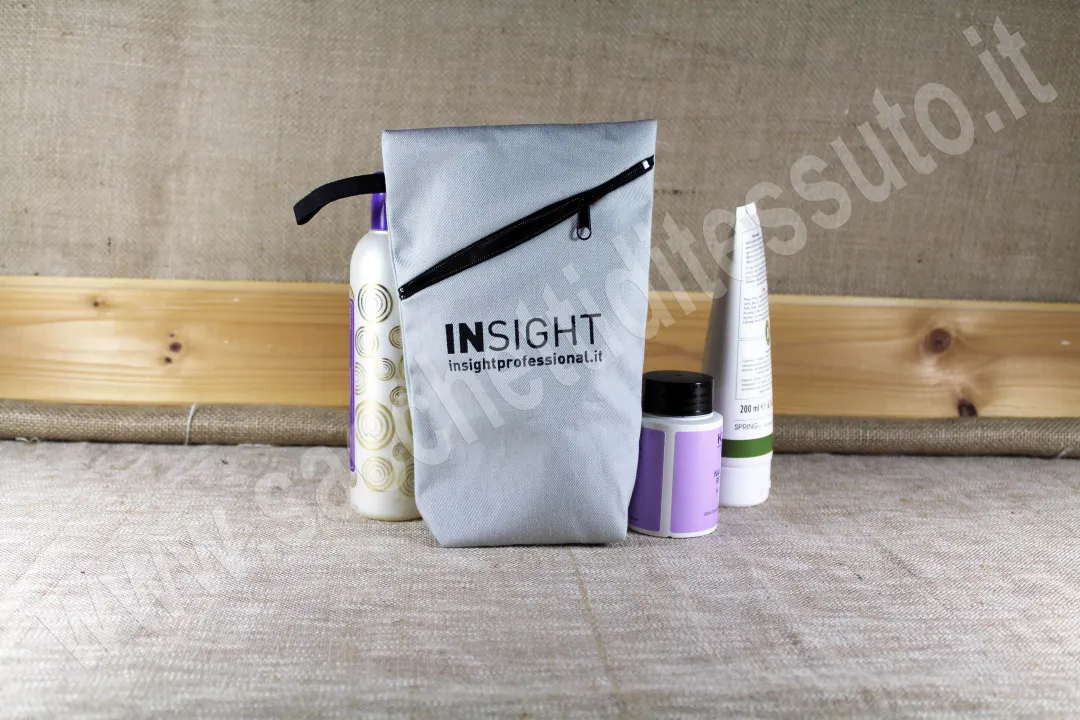 Colored twill cotton pouch with zipper closure for cosmetic and beauty products 2