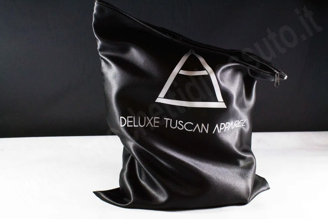 Satin cover shirt carrier with zipper closure
