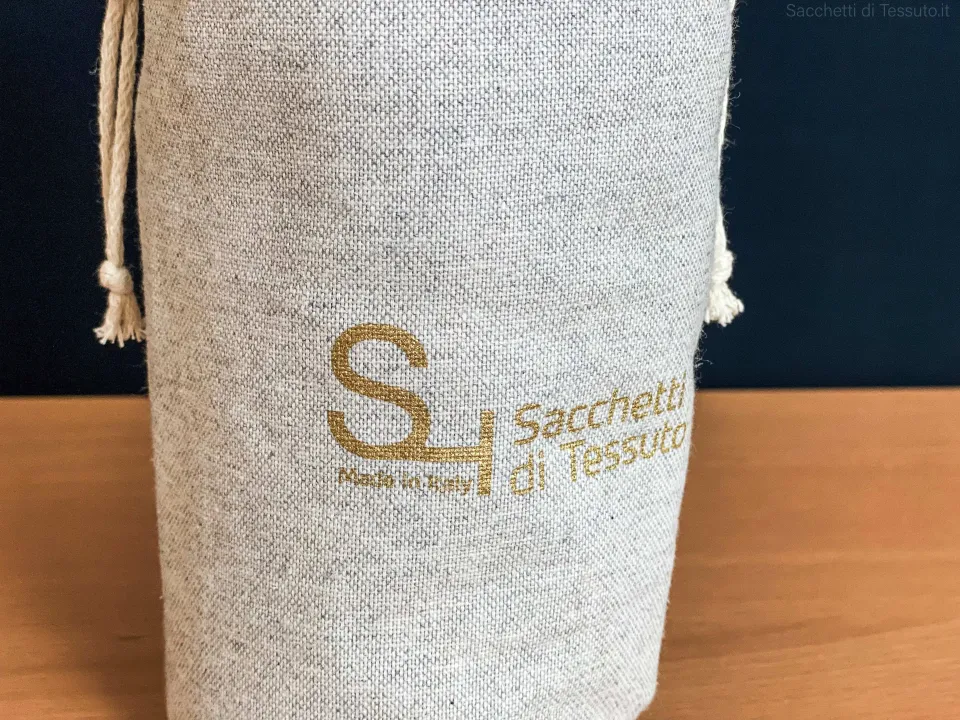 Gold print detail bucket in cotton