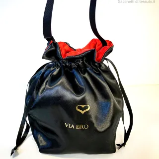 sacchetto in raso nero foderato internamente