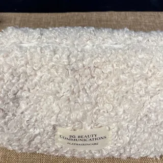 Pochette in bouclé personalizzata